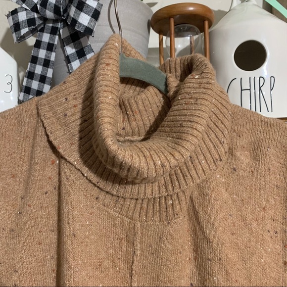 Jessica Simpson oversized hi-lo cowl neck - Picture 4 of 13